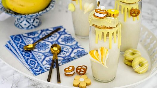 Bananenmilch mit Minidonuts von Marion's Kaffeeklatsch