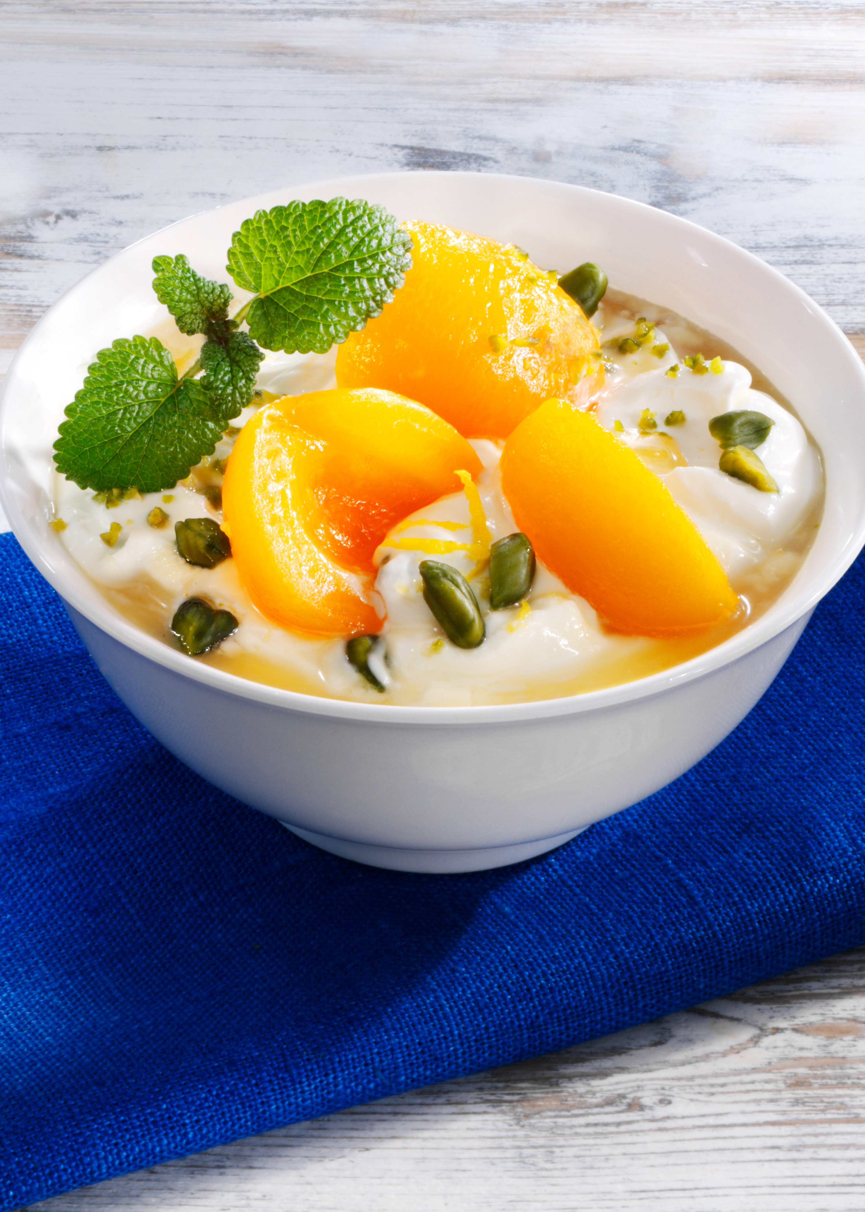 Joghurt mit Pistazien Aprikosen und Honig | Weihenstephan