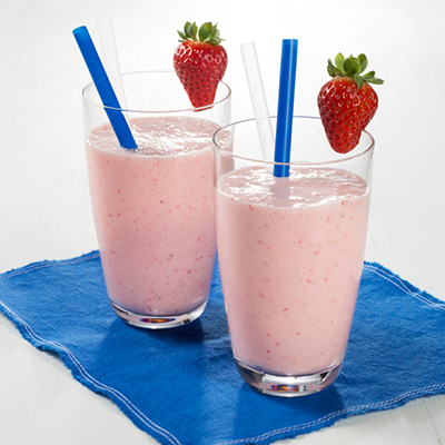 Erdbeer-Milchshake mit Zitronensorbet